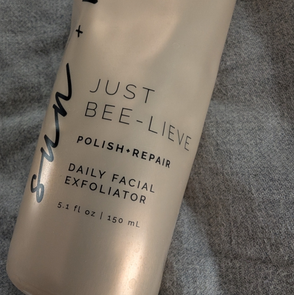 Sun n Moon Daily Facial Exfoliator Just Bee-Lieve - Picture 2 of 6